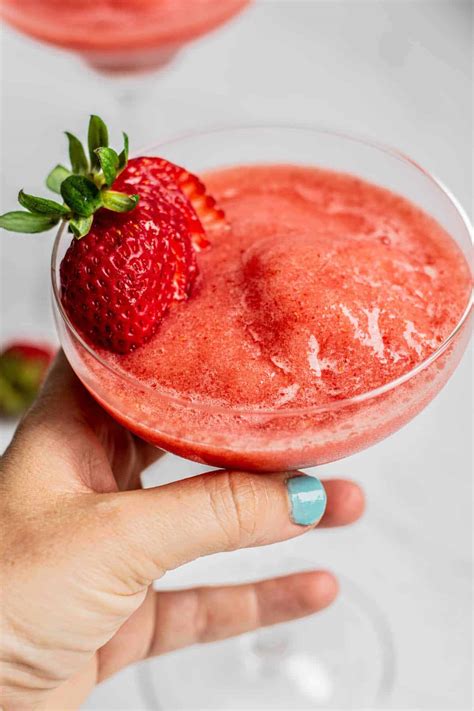 Strawberry Daiquiri Mocktail - Mint and Twist