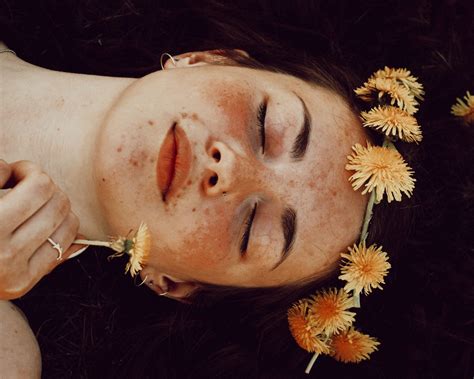 Was Pickel und Unreinheiten der Haut über unsere Gesundheit aussagen