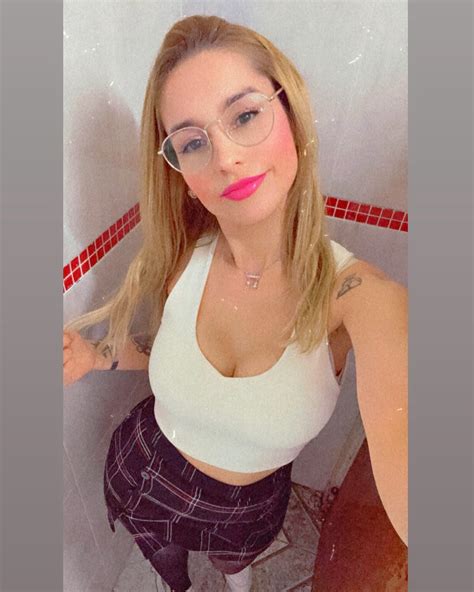 Jessica Vanessa (@jess_vnm) • Instagram photos and videos