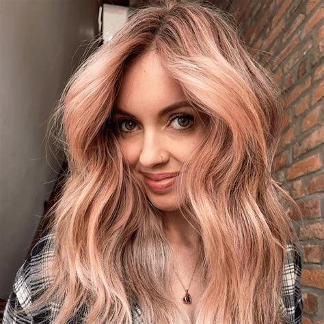 strawberry blonde hair with highlights
