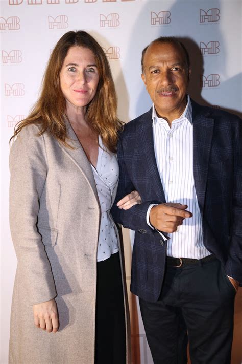 Photo : Avec sa bien-aimée Adriana Santini et ses enfants, il a trouvé