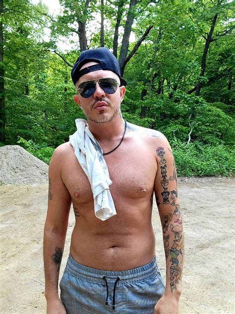 Bobby Knight @BobbyKnight OnlyFans Top 10 tattooed mature — findr.fans