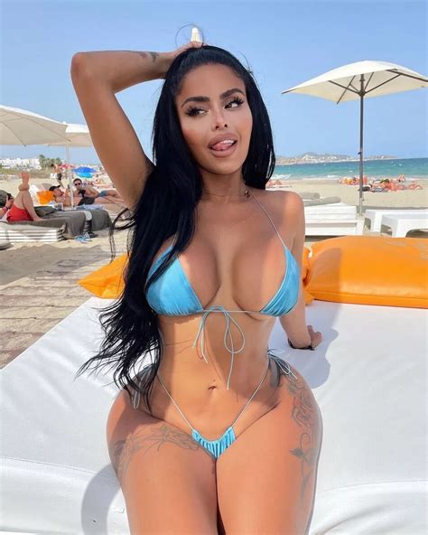 Model Chloe Saxon wants bigger boobs and to be a 'milf' - Daily Star