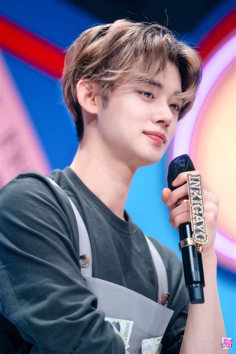 220501 MC YEONJUN x NOH JEONG UI x SEO BUM JUNE at INKIGAYO | kpopping 