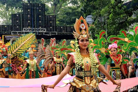 Karnaval Busana Legenda - Jurnalposmedia