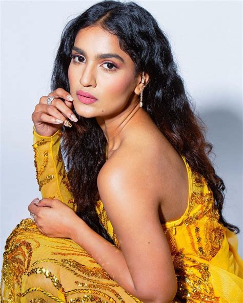 actress sania iyyappans  photo shoot  viral