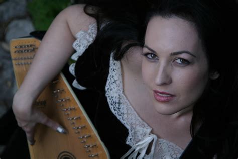 Grey Delisle