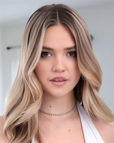 Molly Little (Model) Wiki, Age, Net Worth, Husband, Family, Videos & Photos