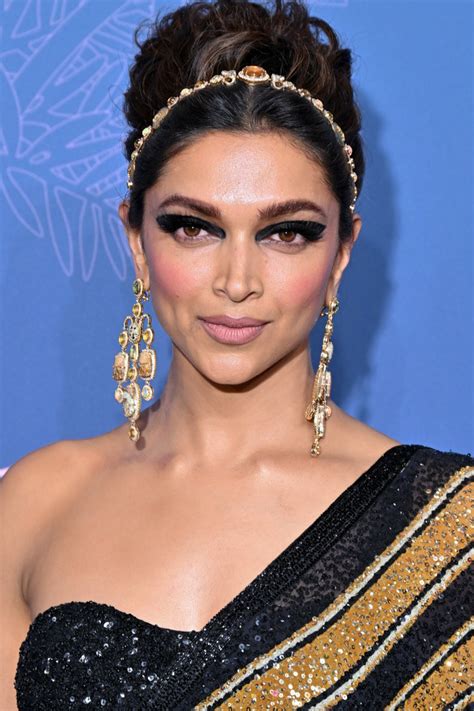 Here Are the 16 Most Beautiful Women in the World in 2023 / Bright Side