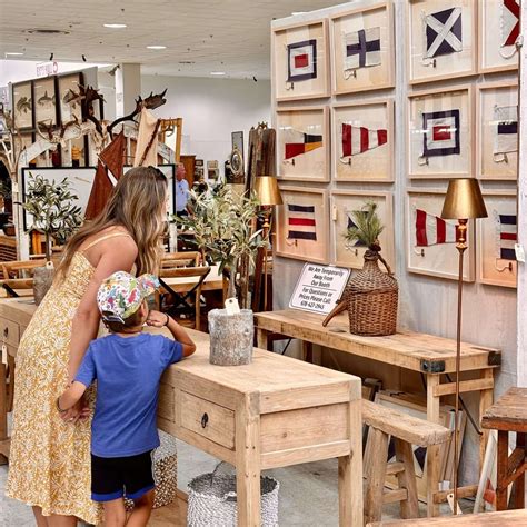 Mount Dora Antiques & Collectors Extravaganza