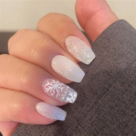 15 Jaw-Dropping White Nail Designs That'll Make Your Manicurist Jealous