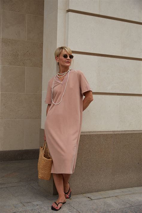 Платье-футболка пудровое – купить за 7 800 ₽ | CLASSY brand