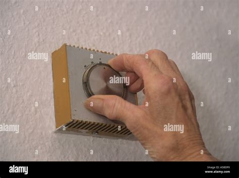 energy efficiency lowering the thermostat on the central heating ...