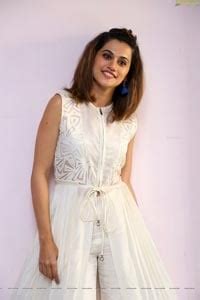 bollywood actress taapsee pannu hd phtos