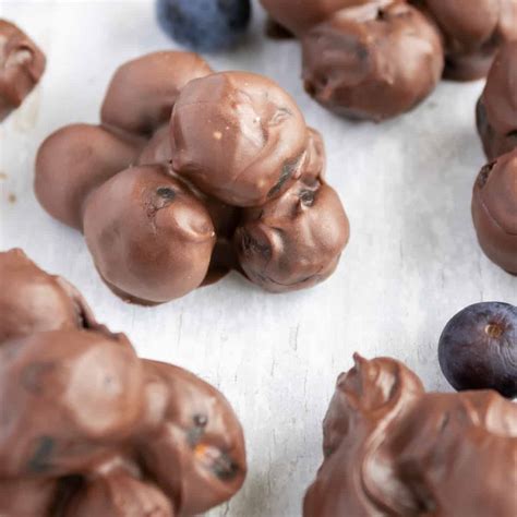 Chocolate Covered Blueberries - Simply Scrumptious Eats