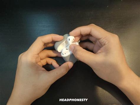 What Does the Button on the AirPods Case Do? Here's How It Works ...