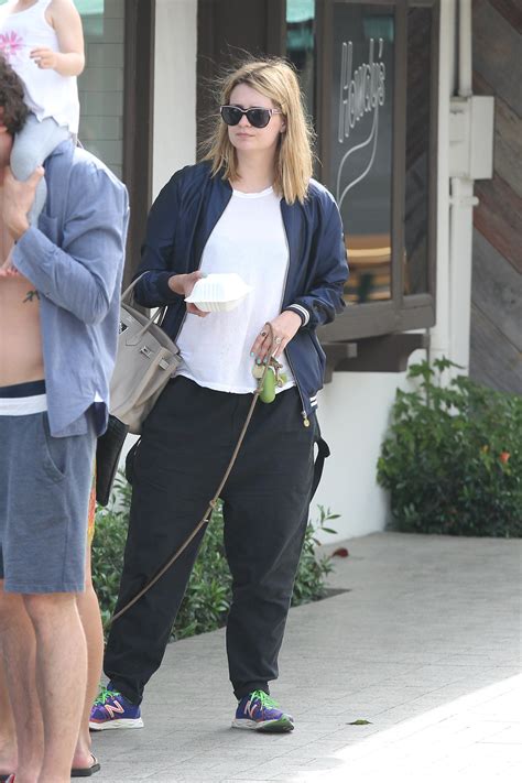 Is Mischa Barton Trying to Land a Weight Loss Campaign Deal?