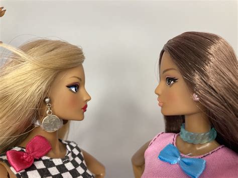 Another side view of my Mizi dolls 💖 | la Midge | Flickr