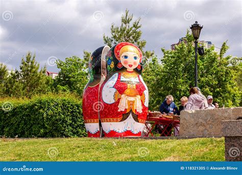 Sale of Traditional Russian Souvenirs Editorial Image - Image of ...