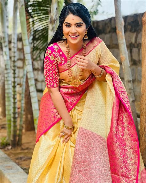 Megha Shetty | Elegant Sareeing in Golden Kanjivaram