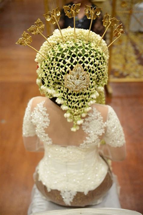 pin  yunita rachmawati  prewed hair decorations indonesian