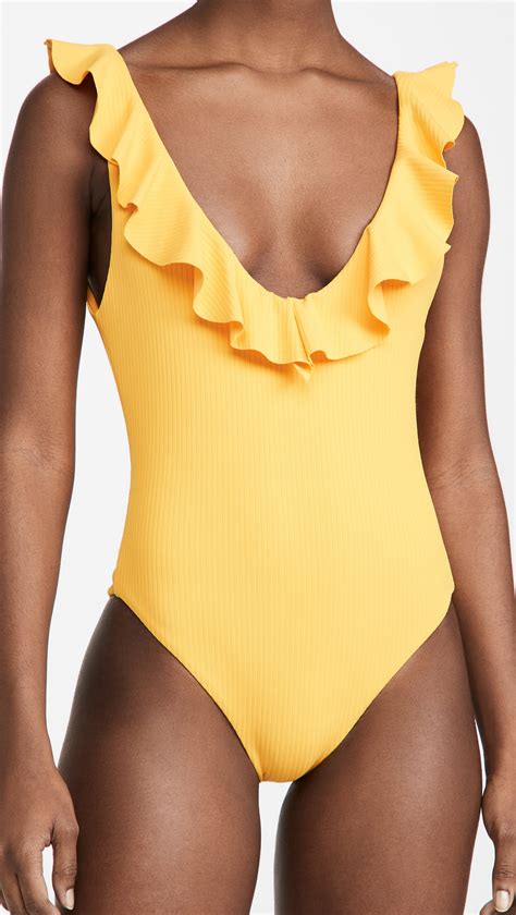 Best Swimsuits For Your Body Shape: Small Bust | PS Fashion