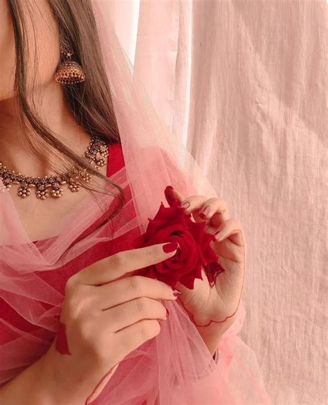 beautiful girl mehndi hands dpz girls profile pictures  whatsapp