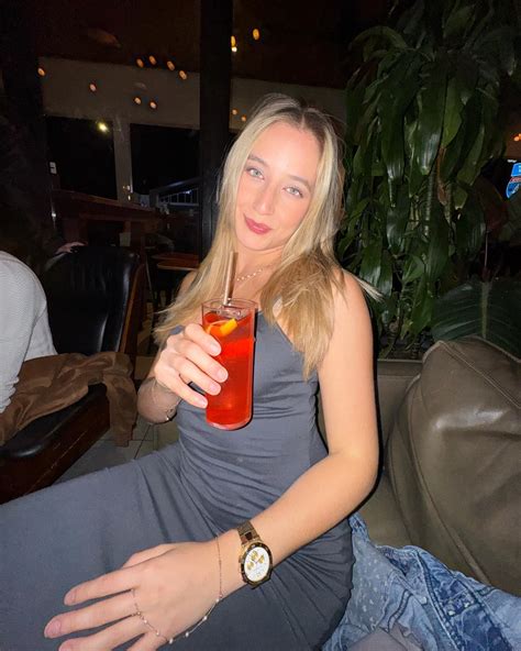 Ashli Malvita (@ashli.malvita) • Instagram photos and videos