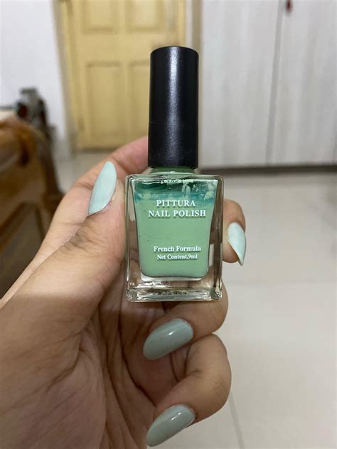 what is this watery layer in my nail polish? : r/Nails