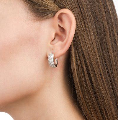 Серебряные украшения — купить ювелирное изделие из серебра недорого в ...