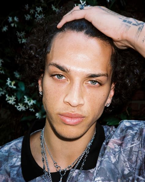 𝙙𝙮𝙡𝙖𝙣 𝙟𝙖𝙢𝙚𝙨 𝙖𝙣𝙙𝙚𝙧𝙨𝙤𝙣 ⚡︎ | Dylan James for @edhardy @lafw walk