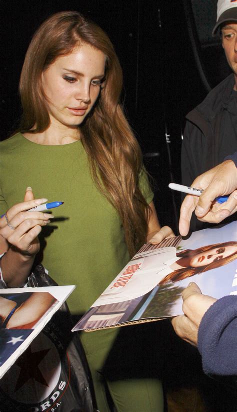 Lana Del Rey Arrives at Chateau Marmont in Los Angeles – HawtCelebs