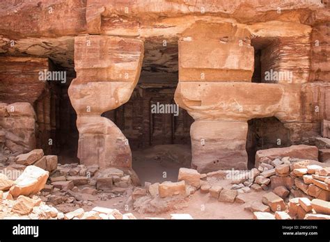 petra   historic  archaeological city  southern jordan famous