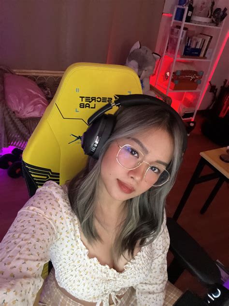 FrheaJaimil on Twitter: "Love my hair color 🫶🏼 https://t.co/APh1MT9iEw