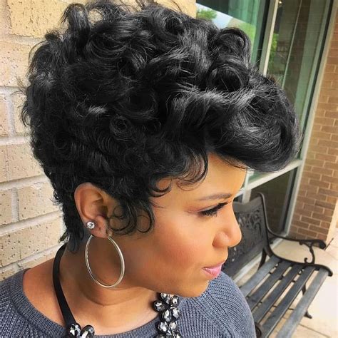Beauty experts love the new pixie cut black trends 6
