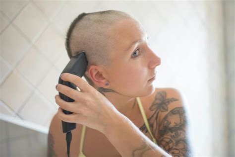 Bald Head Women Photos, Download The BEST Free Bald Head Women Stock ...