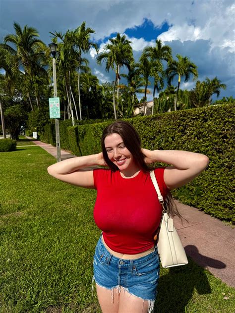 Jazmine Singing - Jazmine Singing added a new photo.