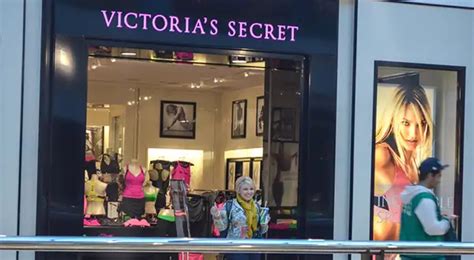 secret victorias secrets stock  plummeted