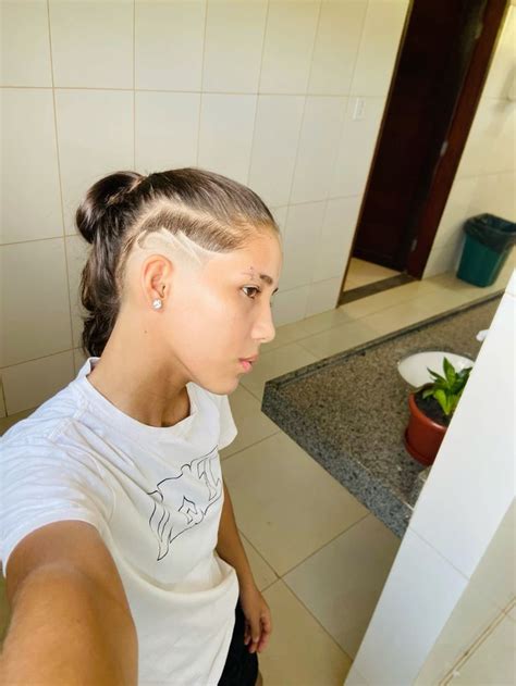 Freestyle Cabelo Feminino Lateral - Lateral feminina | Corte lateral feminino raspado, Cabelo na lateral ...