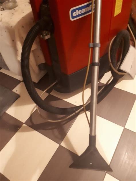 stroj za ciscenje namjestaja i tepiha cleanfix