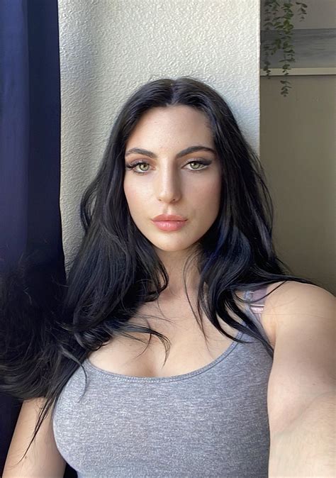 TW Pornstars - The Luna Benna. Twitter. I feel… POWERFUL 💥. 8:49 PM