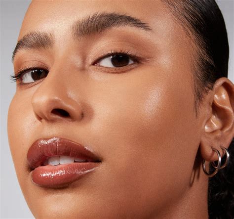 Morphe, Lightform Extended Hydration Foundation | Tan 18W
