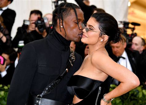 Kylie Jenners und Travis Scotts zweites Kind ist geboren - Musikexpress