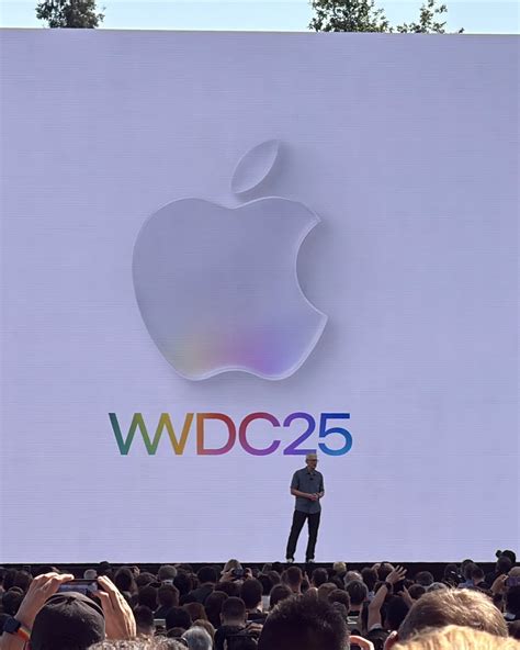 Jenna Ezarik - 👋🏻 Happy Saturday friends! What’s everyone up to this