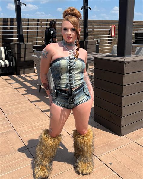 Big Snow☃️ ️ (@therealmiasnow) • Instagram photos and videos