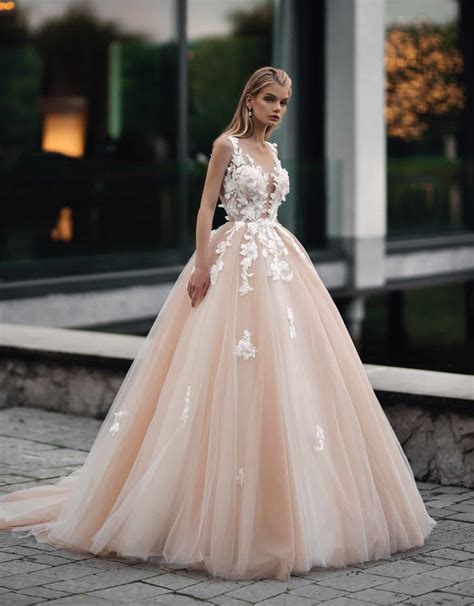 Brautmoden Augsburg Brautkleider Hochzeitskleider Bräutigam