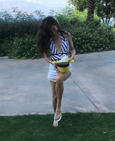 Lymari Nadal's feet