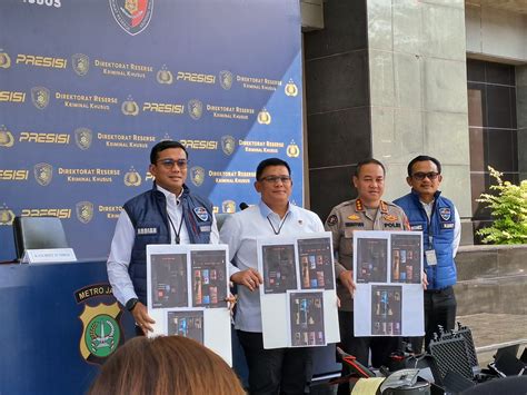 Jadi Pemeran Film Dewasa, Meli 3GP, Siskaeee dan Virly Virginia
