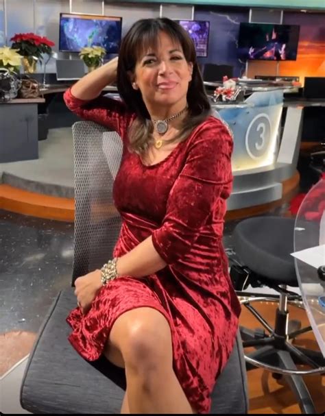 Hollie Strano WKYC : r/hot_reporters