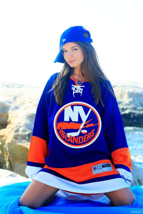 Ekaterina Kotenova, brunette, women, sports jerseys, portrait display